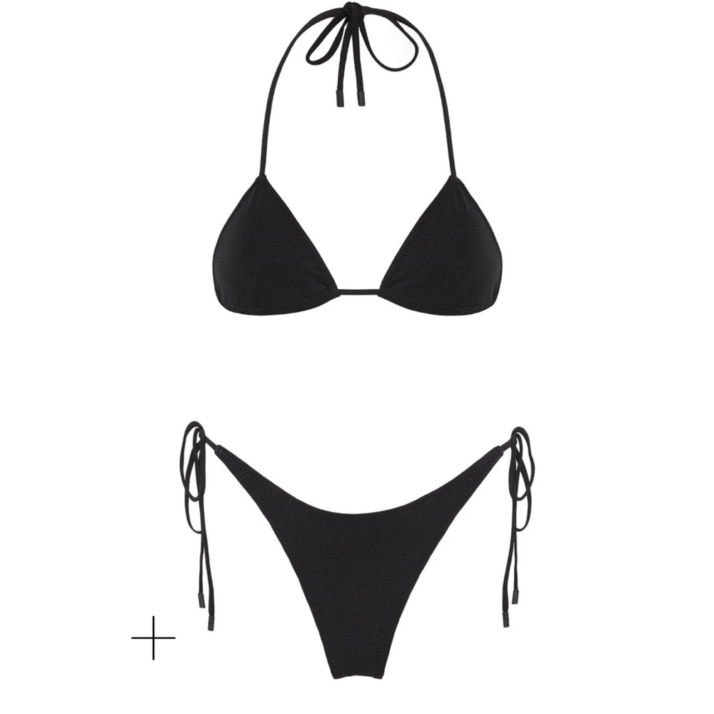 Brand new trianglr bikini, never been worn. Size M too and bottom.